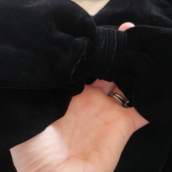 Vintage Victor Costa Black Velvet Sweetheart Neckline Train Gown - Picture 14 of 15